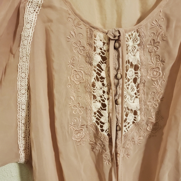 Embroidered Lace Cinch Sheer Blouse - Picture 3 of 4